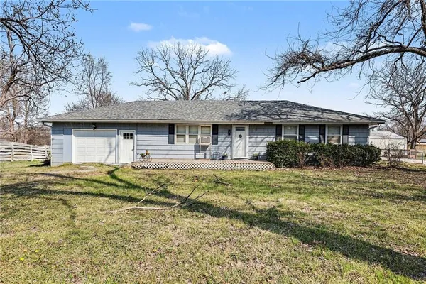 $214,900 | 529 North 5th Street, Lacygne, KS 66040