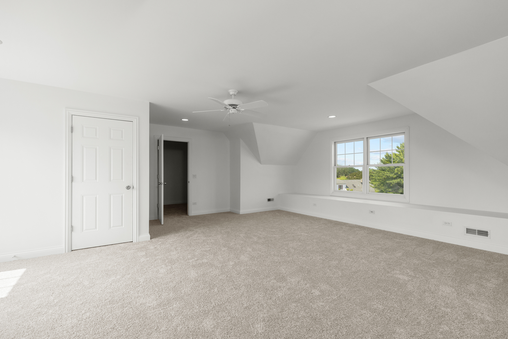 6972 West Imlay Street Chicago, IL 60631 - Photo 29 of 42 an empty room with windows and closet