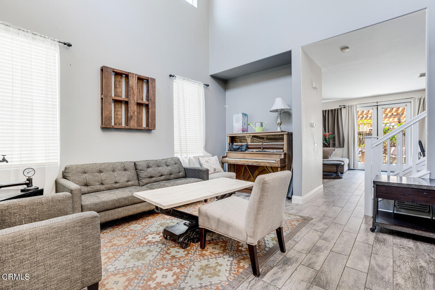 944 Lombard Street Oxnard, CA 93030 - Photo 3 of 28 944 Lombard St Oxnard CA 93030-large-003