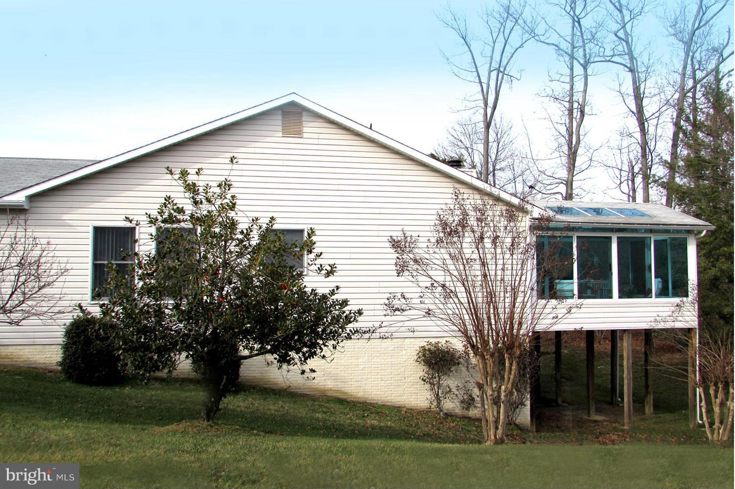 Peaceful and Verdant Landscaped Surrounds