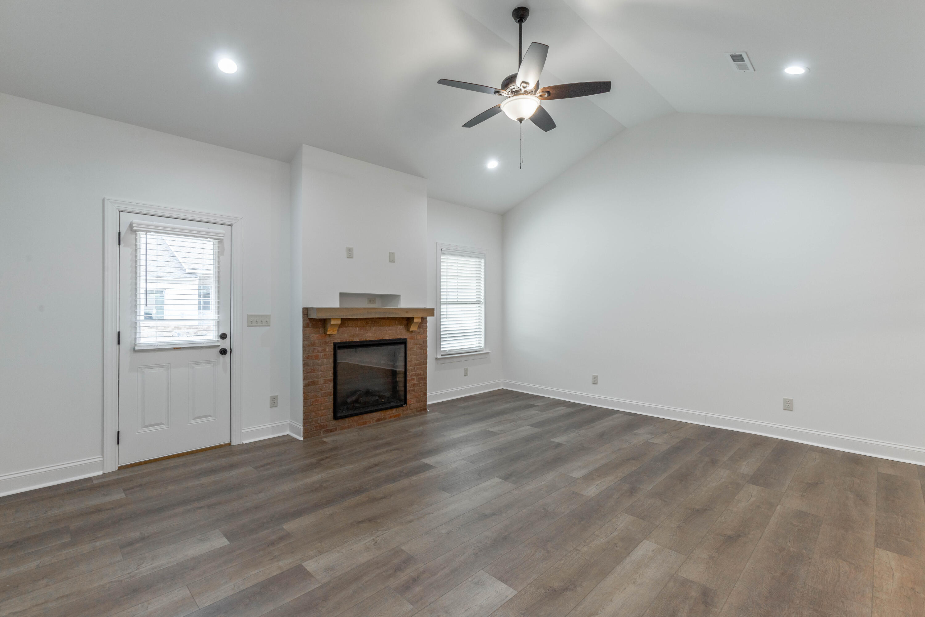 107 Stone Circle Ringgold, GA 30736 - Photo 27 of 44 172 Brown Stone Drive HD-34