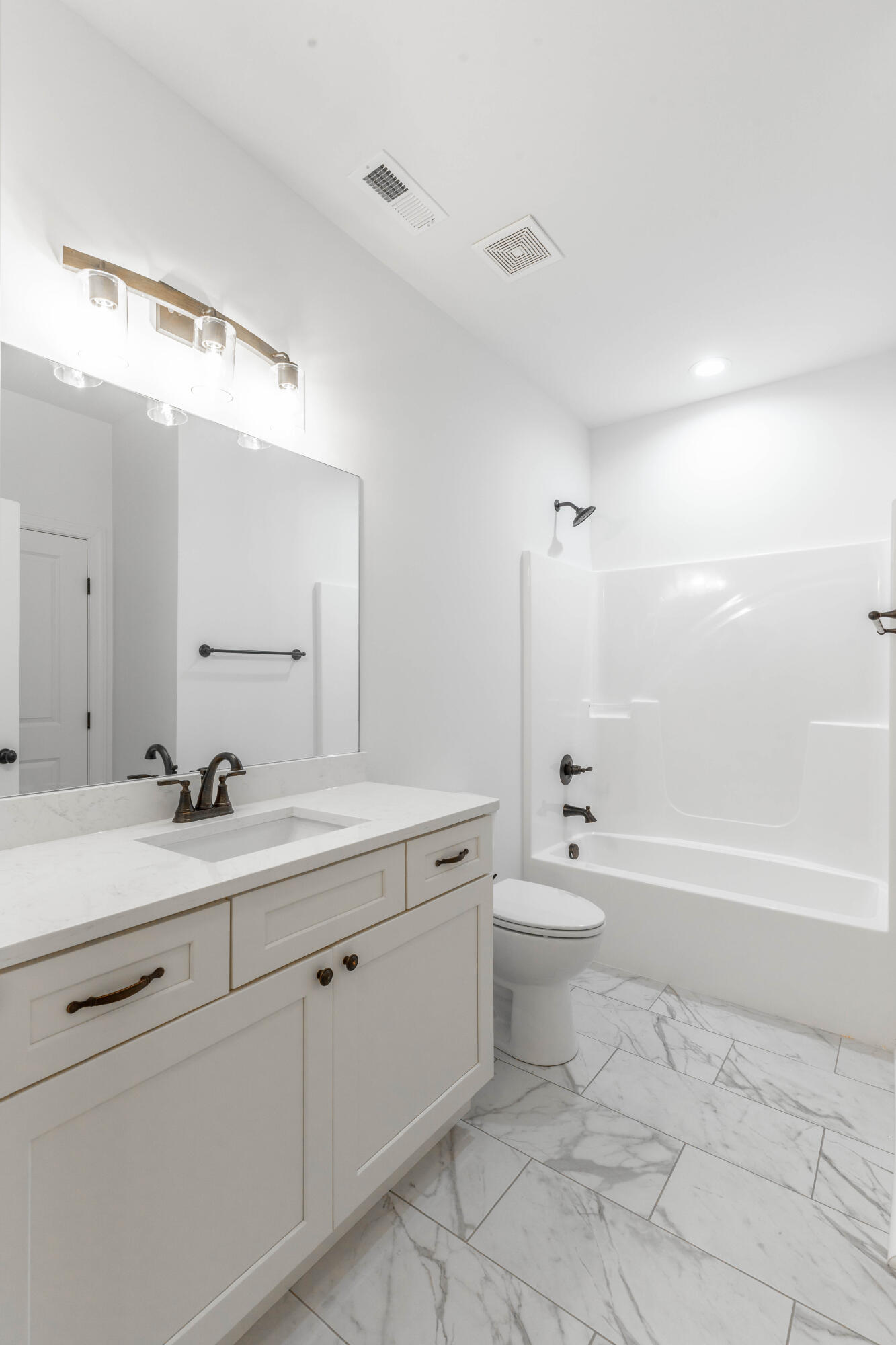 107 Stone Circle Ringgold, GA 30736 - Photo 9 of 44 172 Brown Stone Drive HD-14