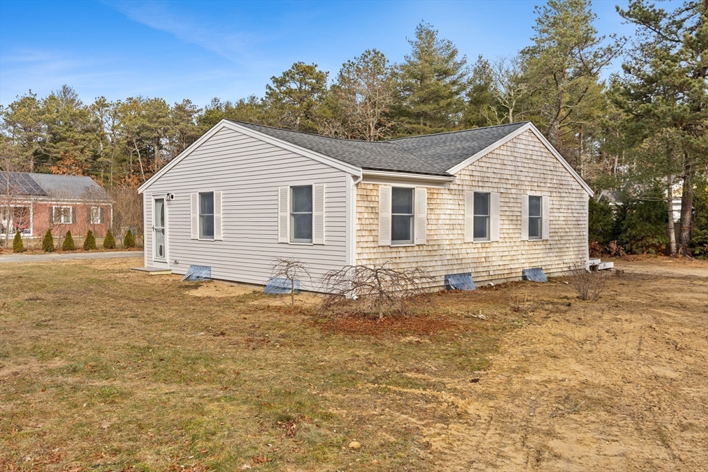 114 Orchard Road Mashpee, MA 02649 - Photo 3 of 42