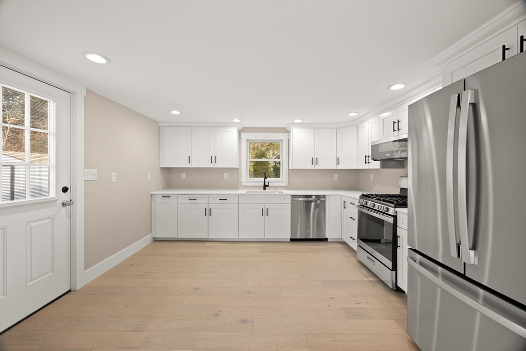 114 Orchard Road Mashpee, MA 02649 - Photo 5 of 42