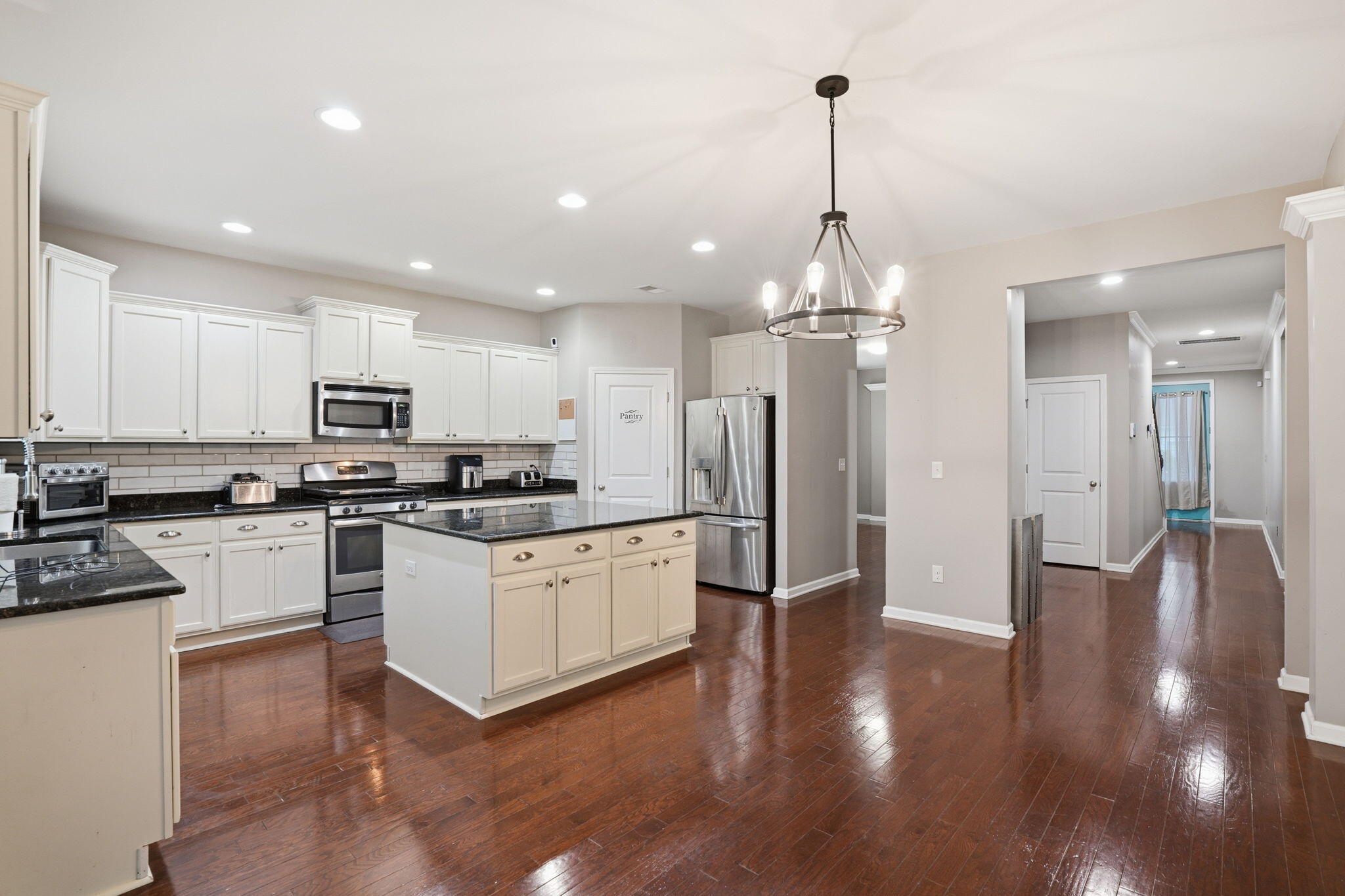 2307 Hummingbird Lane Summerville, SC 29483 - Photo 16 of 63 Kitchen