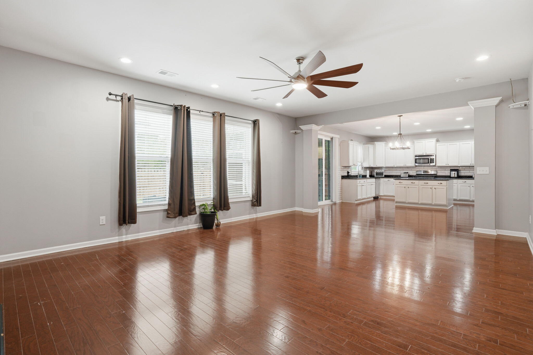 2307 Hummingbird Lane Summerville, SC 29483 - Photo 18 of 63 Family- Kitchen