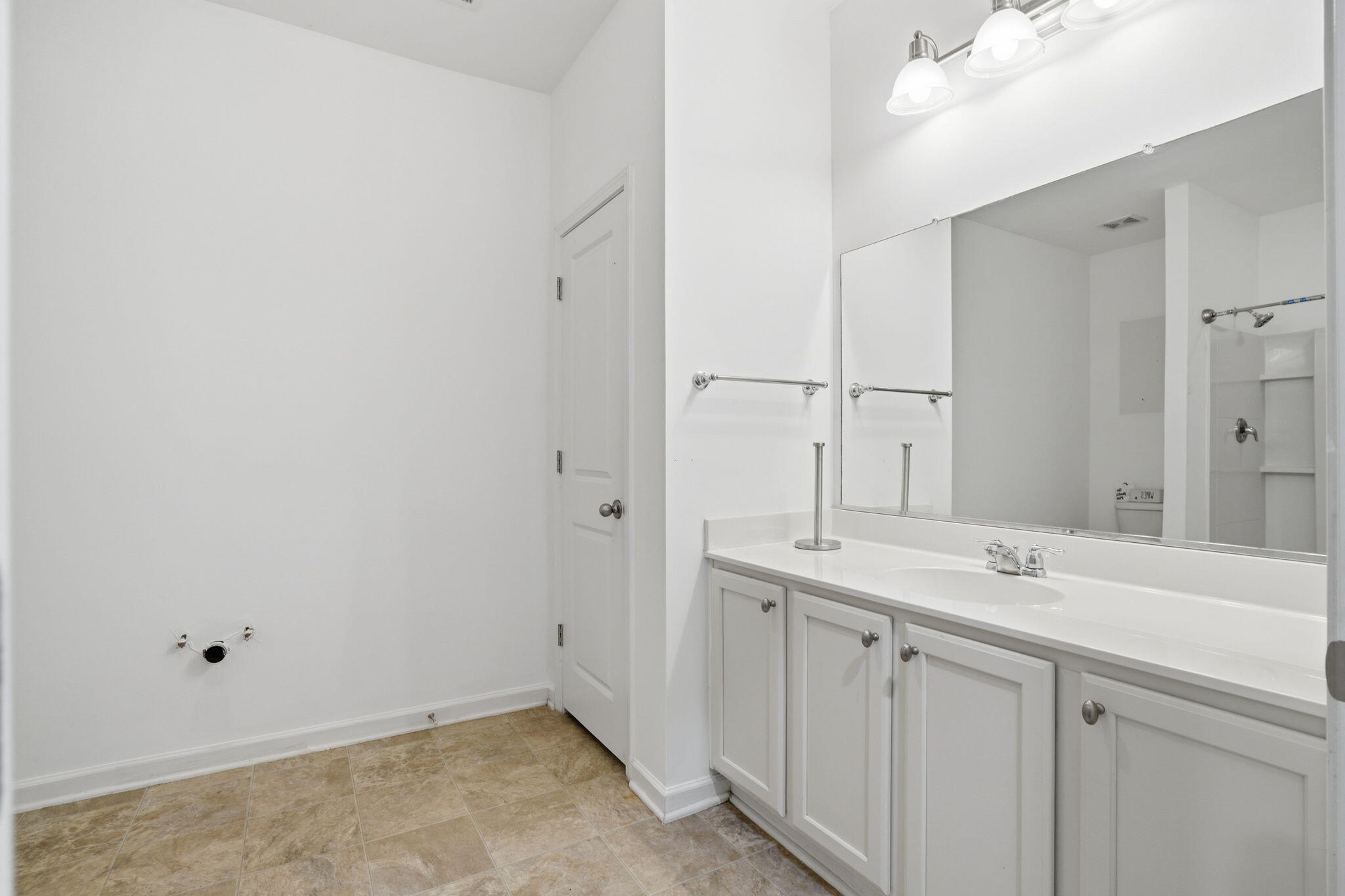 2307 Hummingbird Lane Summerville, SC 29483 - Photo 23 of 63 MILS-Bathroom