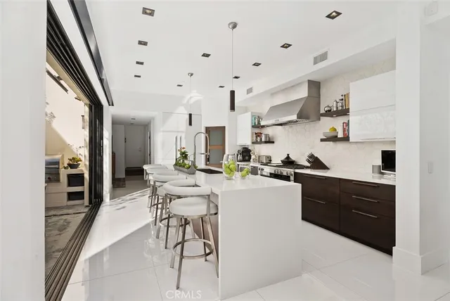 $6,700,000 | 605 Marigold Avenue, Corona del Mar, CA 92625