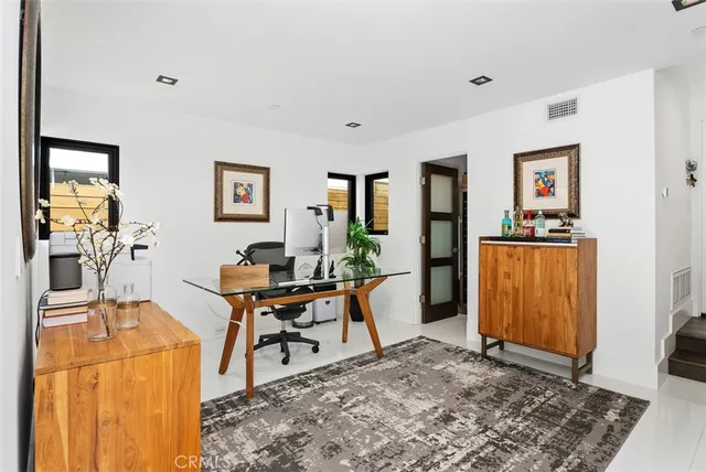 $6,700,000 | 605 Marigold Avenue, Corona del Mar, CA 92625