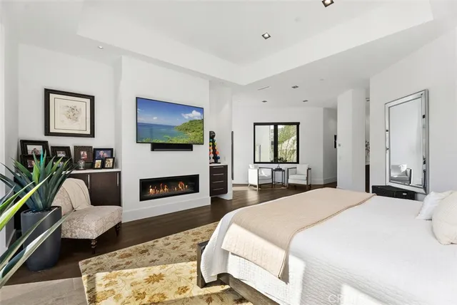 $6,700,000 | 605 Marigold Avenue, Corona del Mar, CA 92625