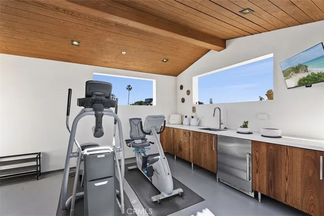 $6,700,000 | 605 Marigold Avenue, Corona del Mar, CA 92625