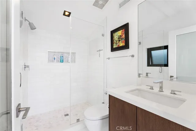 $6,700,000 | 605 Marigold Avenue, Corona del Mar, CA 92625