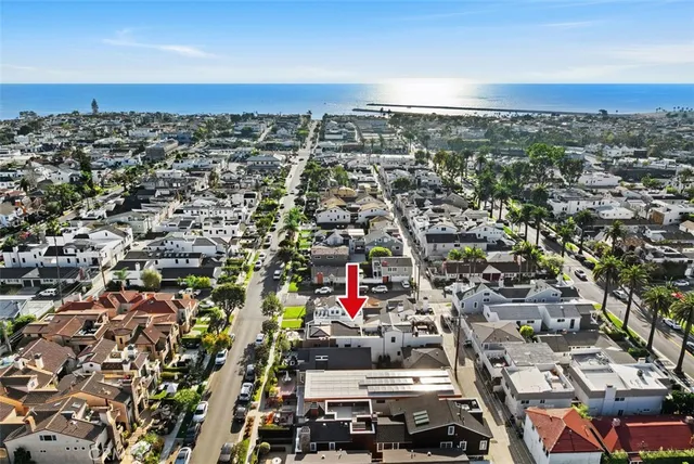 $6,700,000 | 605 Marigold Avenue, Corona del Mar, CA 92625