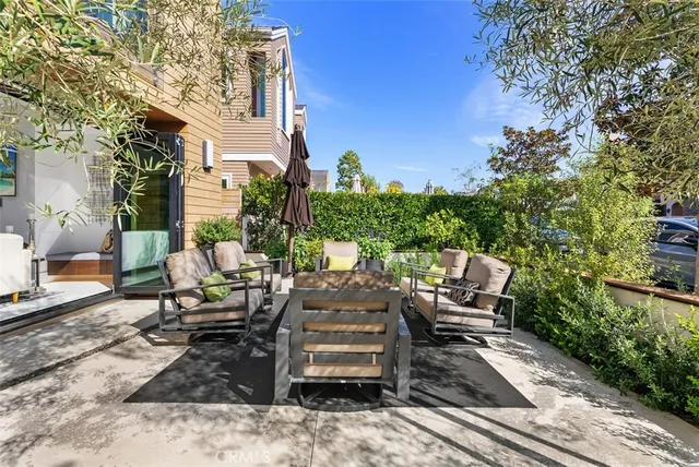 $6,700,000 | 605 Marigold Avenue, Corona del Mar, CA 92625