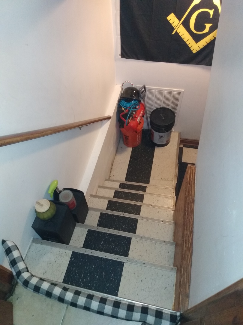 8015 South May Street Chicago, IL 60620 - Photo 14 of 23 a view of entryway and hall