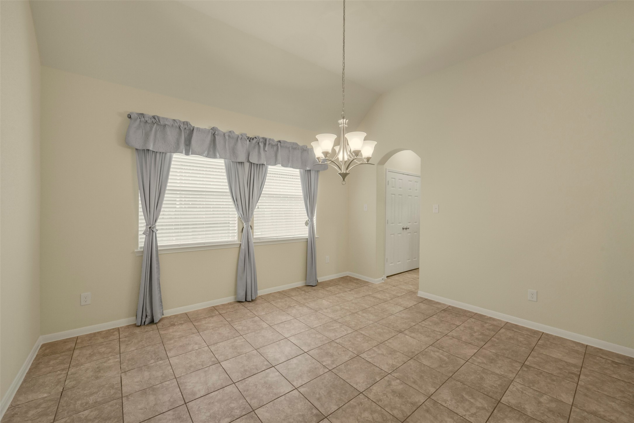 3302 Windsor Ranch Lane Katy, TX 77494 - Photo 19 of 50 Dining