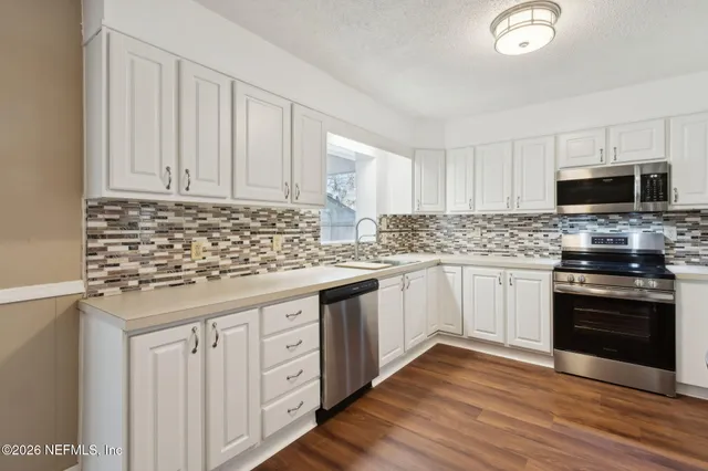 $575,000 | 2574 Lake Shore Boulevard, Jacksonville, FL 32210