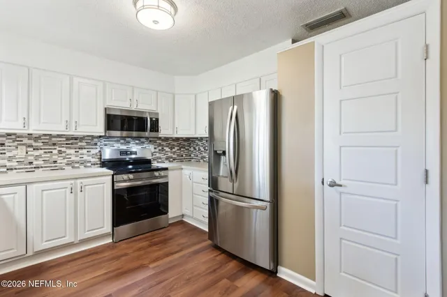 $575,000 | 2574 Lake Shore Boulevard, Jacksonville, FL 32210