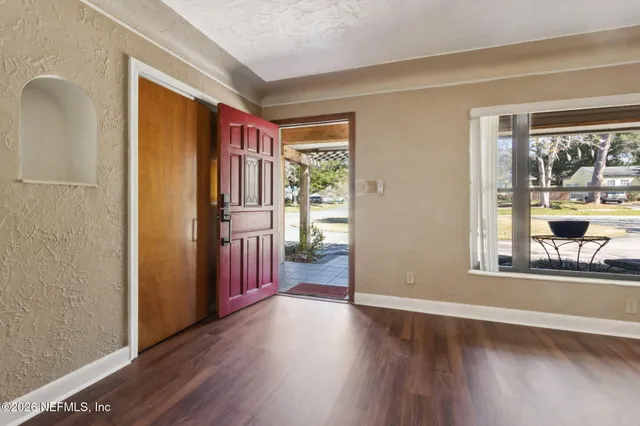 $575,000 | 2574 Lake Shore Boulevard, Jacksonville, FL 32210