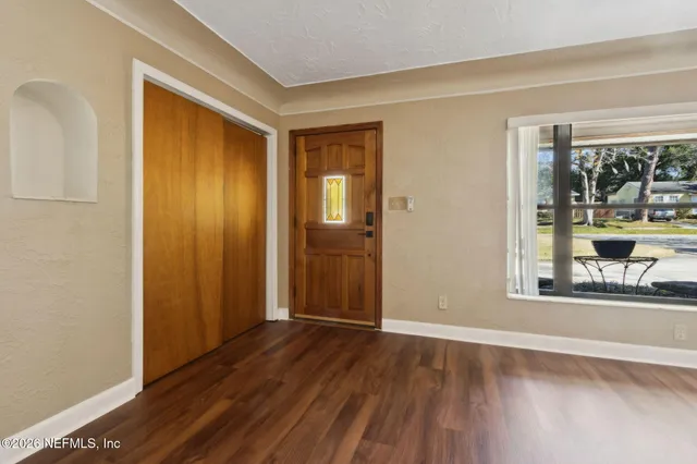 $575,000 | 2574 Lake Shore Boulevard, Jacksonville, FL 32210