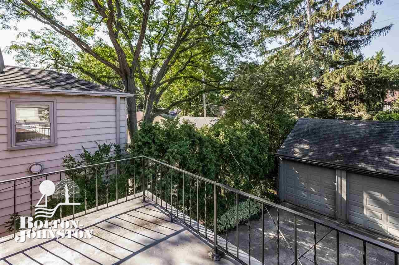 317 Merriweather Road Grosse Pointe, MI 48236 - Photo 39 of 52 31327944-38.JPG
