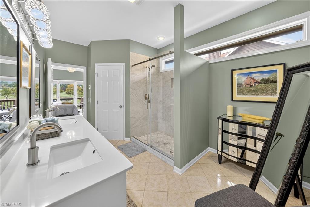 233 Lakeview Place, Unit D2 Jefferson, NC 28640 - Photo 19 of 48