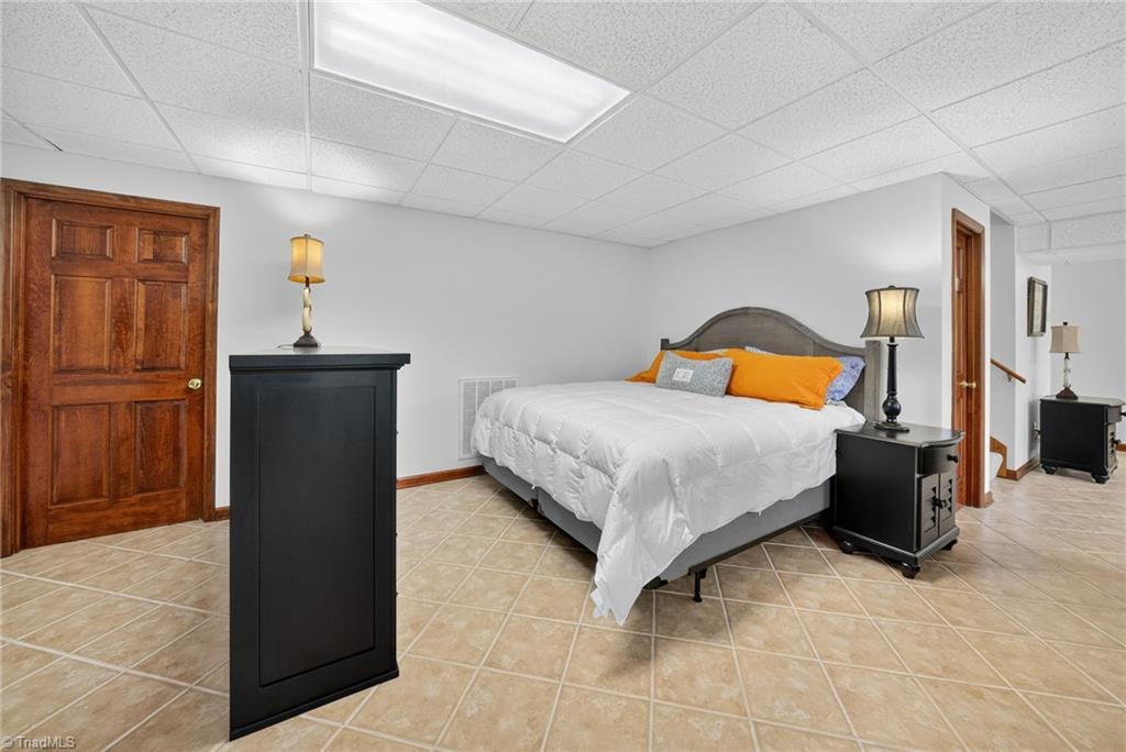 233 Lakeview Place, Unit D2 Jefferson, NC 28640 - Photo 33 of 48