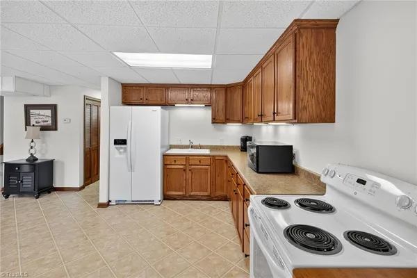 $760,000 | 233 Lakeview Place, Unit D2, Jefferson, NC 28640