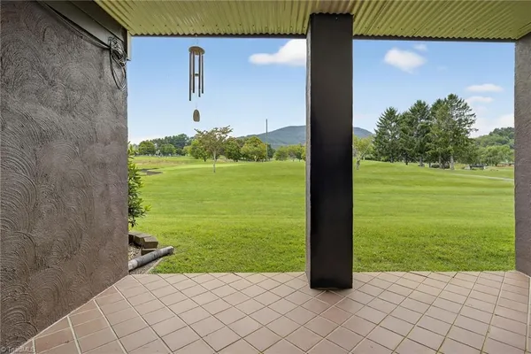 $760,000 | 233 Lakeview Place, Unit D2, Jefferson, NC 28640