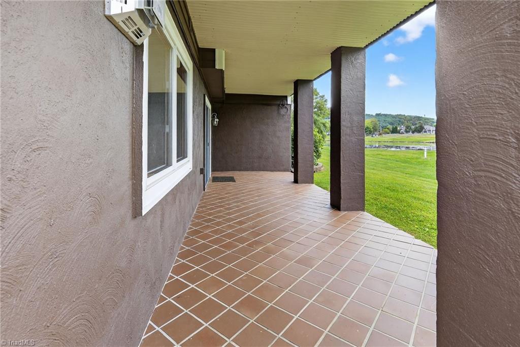 233 Lakeview Place, Unit D2 Jefferson, NC 28640 - Photo 44 of 48