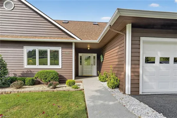 $760,000 | 233 Lakeview Place, Unit D2, Jefferson, NC 28640