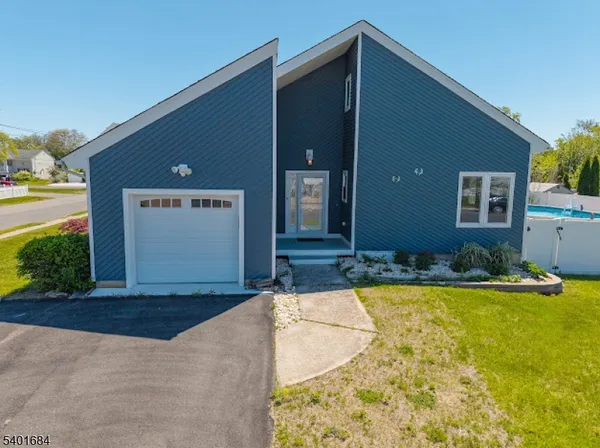 $575,000 | 79 16th Street, Toms River, NJ 08753