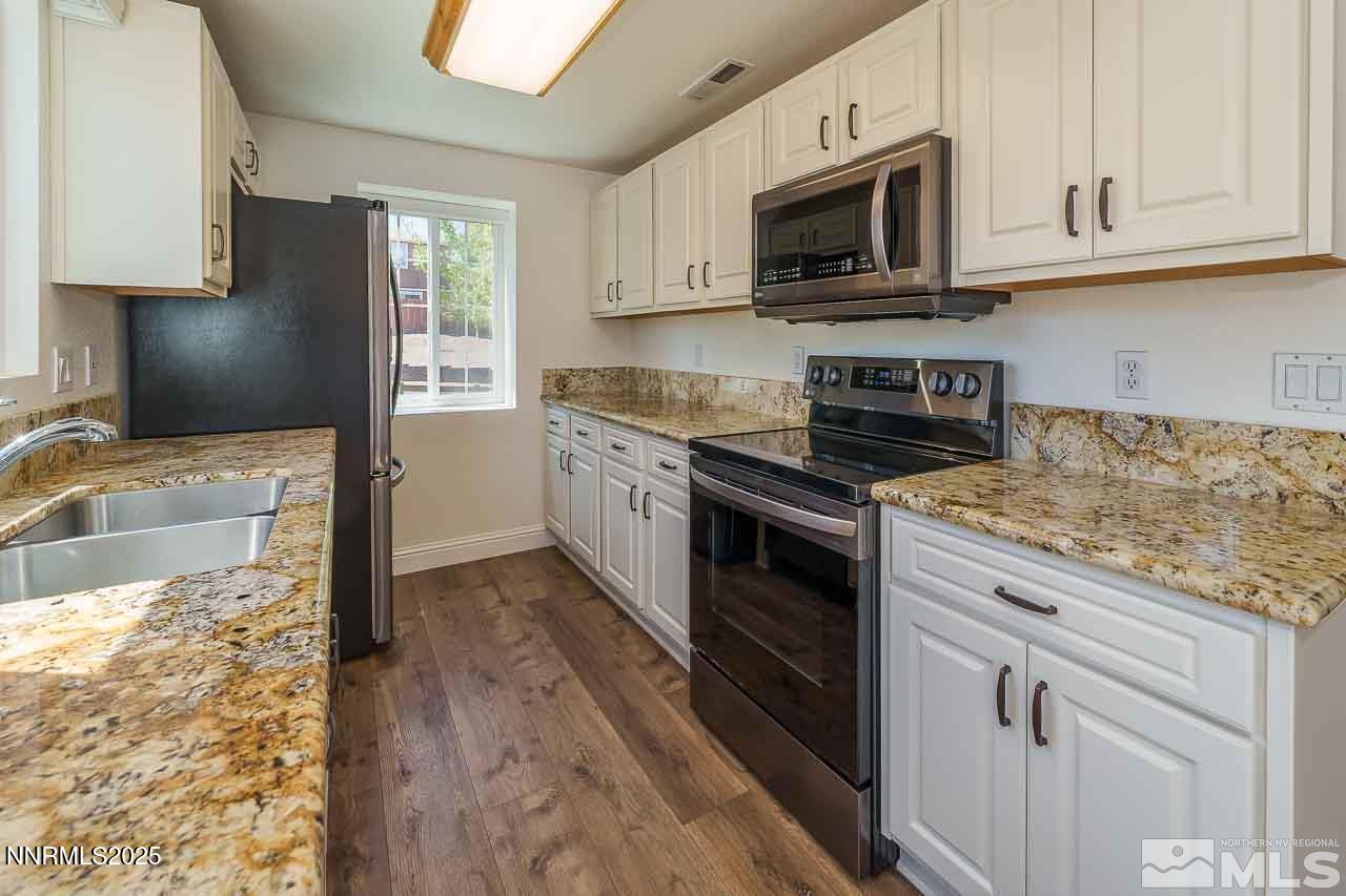 17105 Garnet Drive Reno, NV 89508 - Photo 6 of 9 Garnet 6