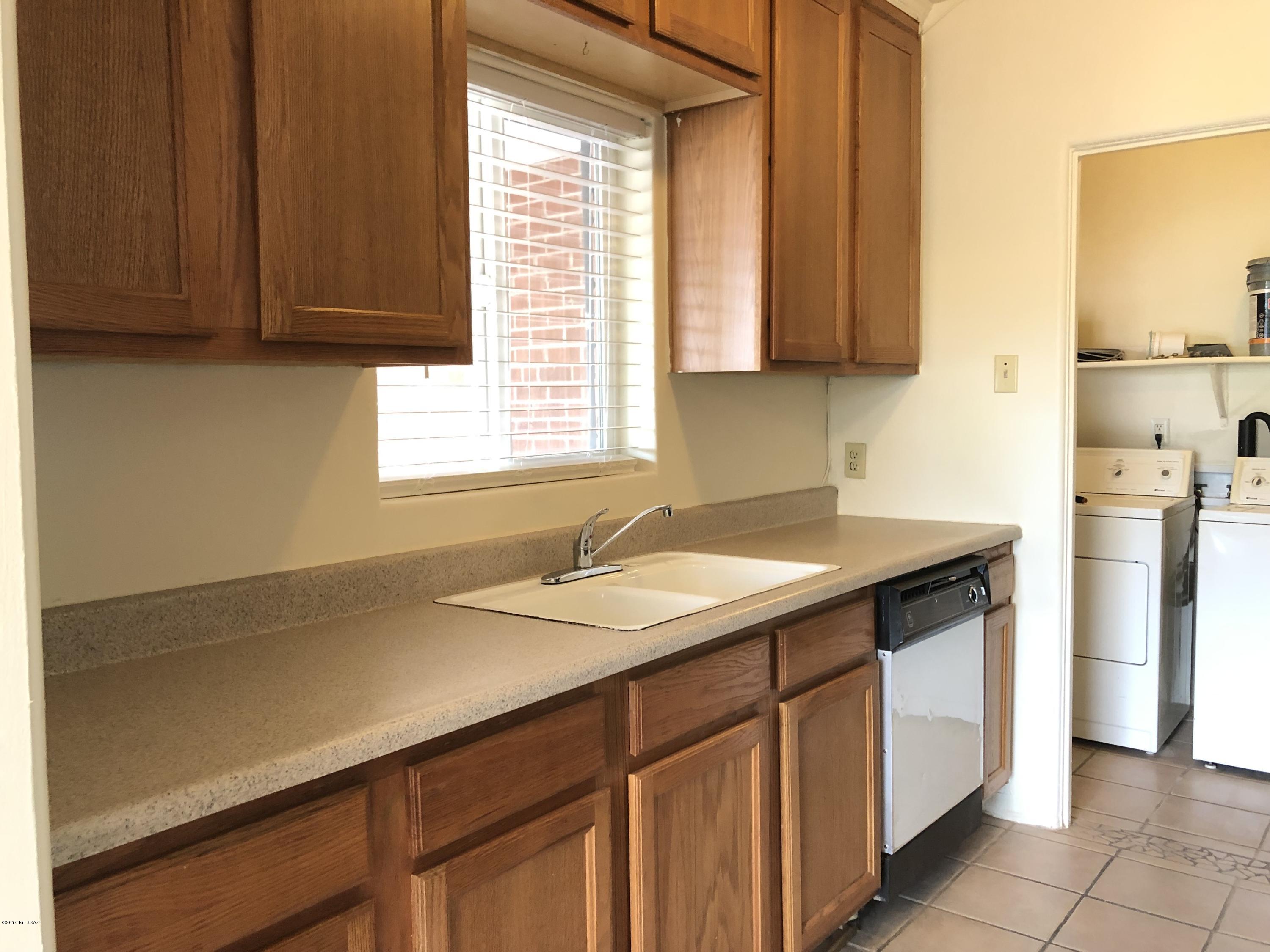 620 North Santa Rosa Avenue Tucson, AZ 85711 - Photo 5 of 16