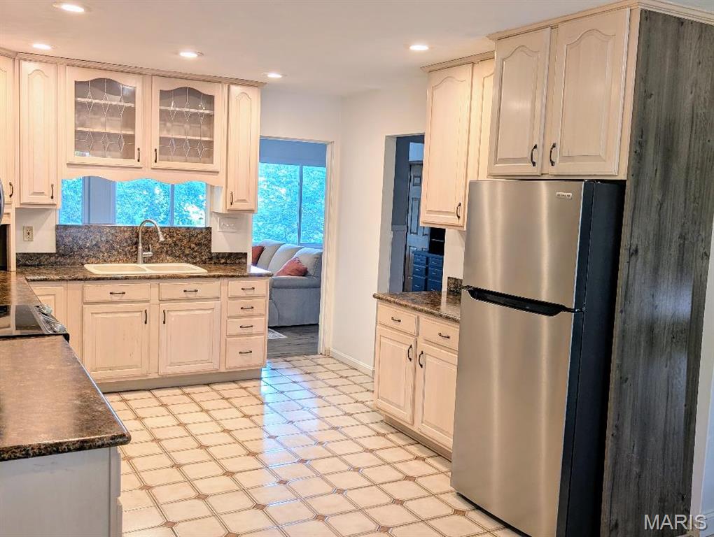 204 Bittersweet Lane Belleville, IL 62221 - Photo 4 of 43 Gallery Image 4