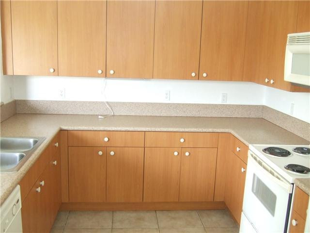 5901 Spring Lake Terrace Fort Pierce, FL 34951 - Photo 2 of 5 Kitchen