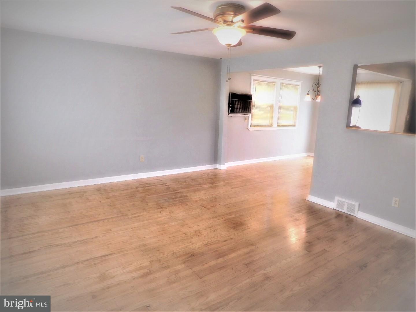 235 Willers Road Upper Chichester, PA 19014 - Photo 3 of 25 Gallery Image 3