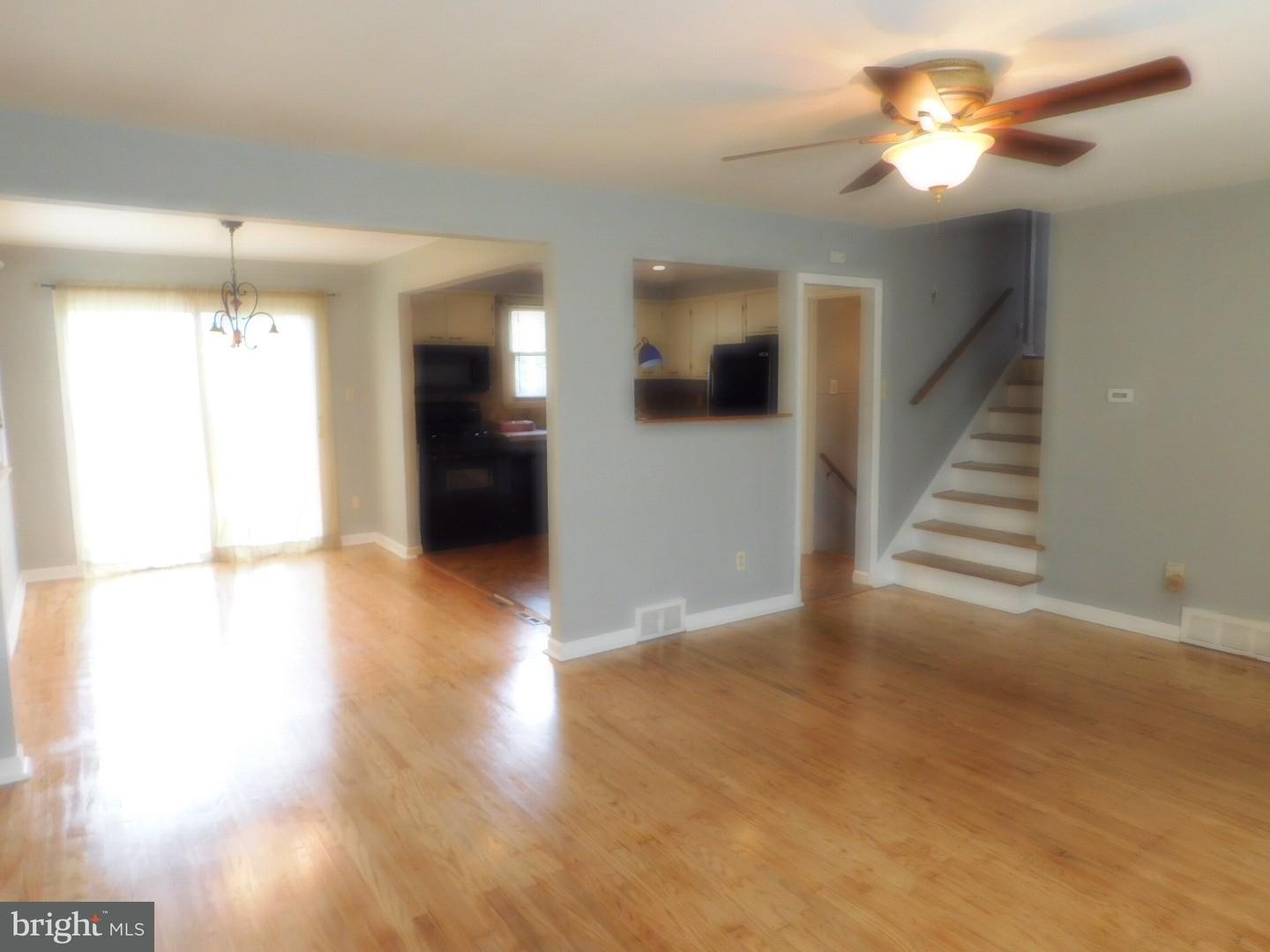 235 Willers Road Upper Chichester, PA 19014 - Photo 4 of 25 Gallery Image 4