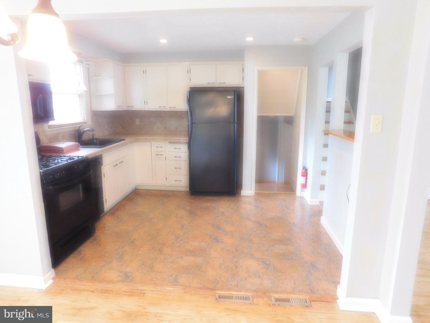 235 Willers Road Upper Chichester, PA 19014 - Photo 6 of 25 Gallery Image 6
