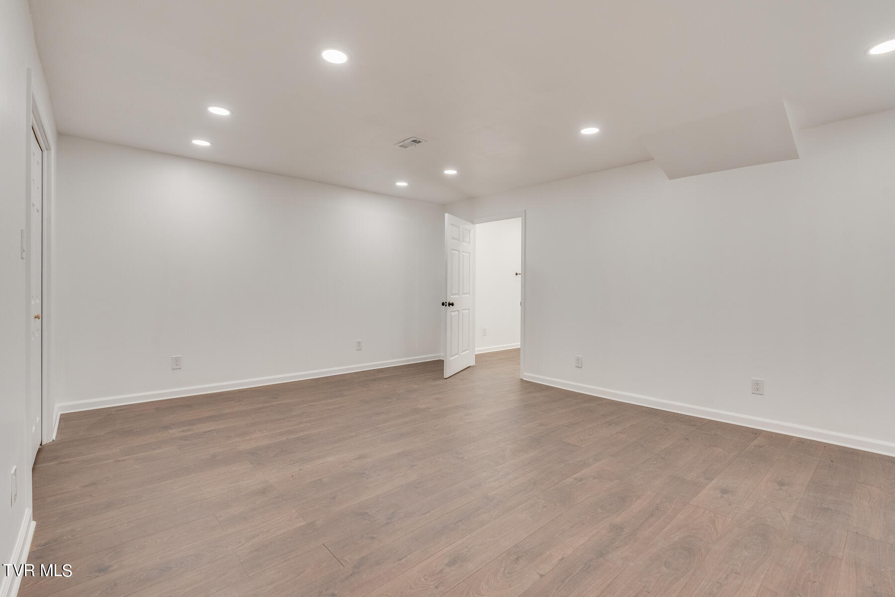 518 Mitchell Road Kingsport, TN 37663 - Photo 33 of 48 033
