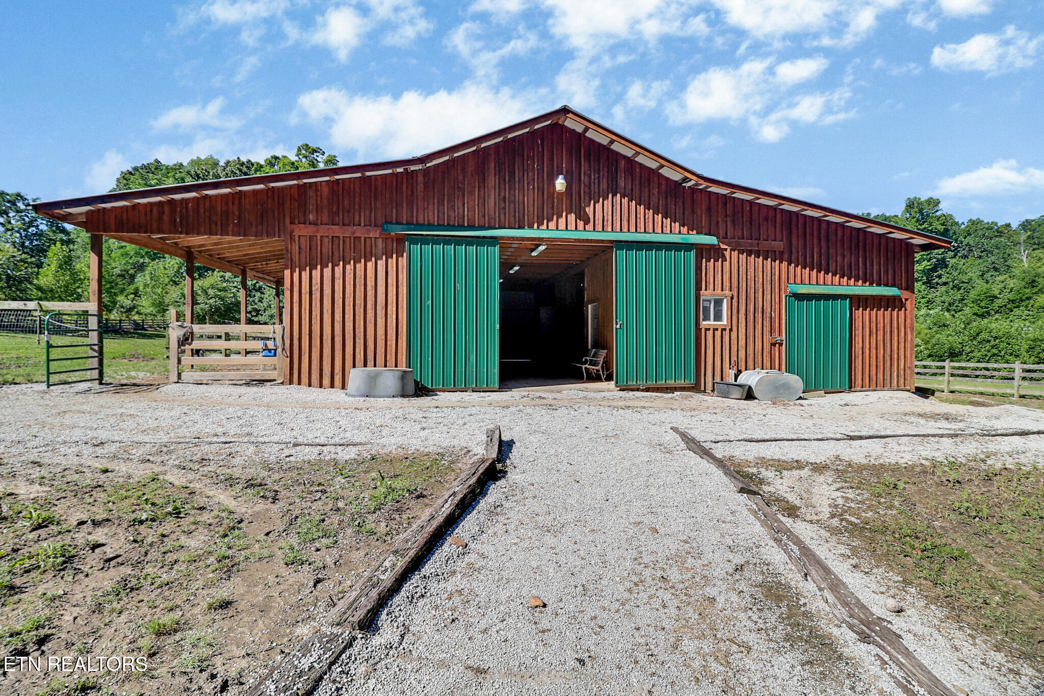101 Duncan Hinds Road Jamestown, TN 38556 - Photo 21 of 59 Barn2
