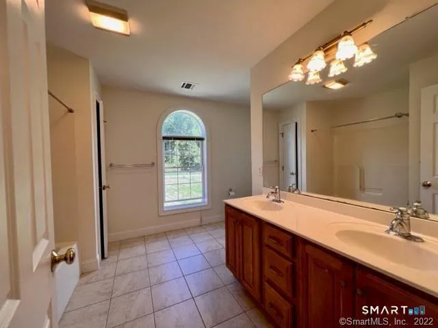 $3,600 | 242 Upper Pattagansett Road, East Lyme, CT 06333