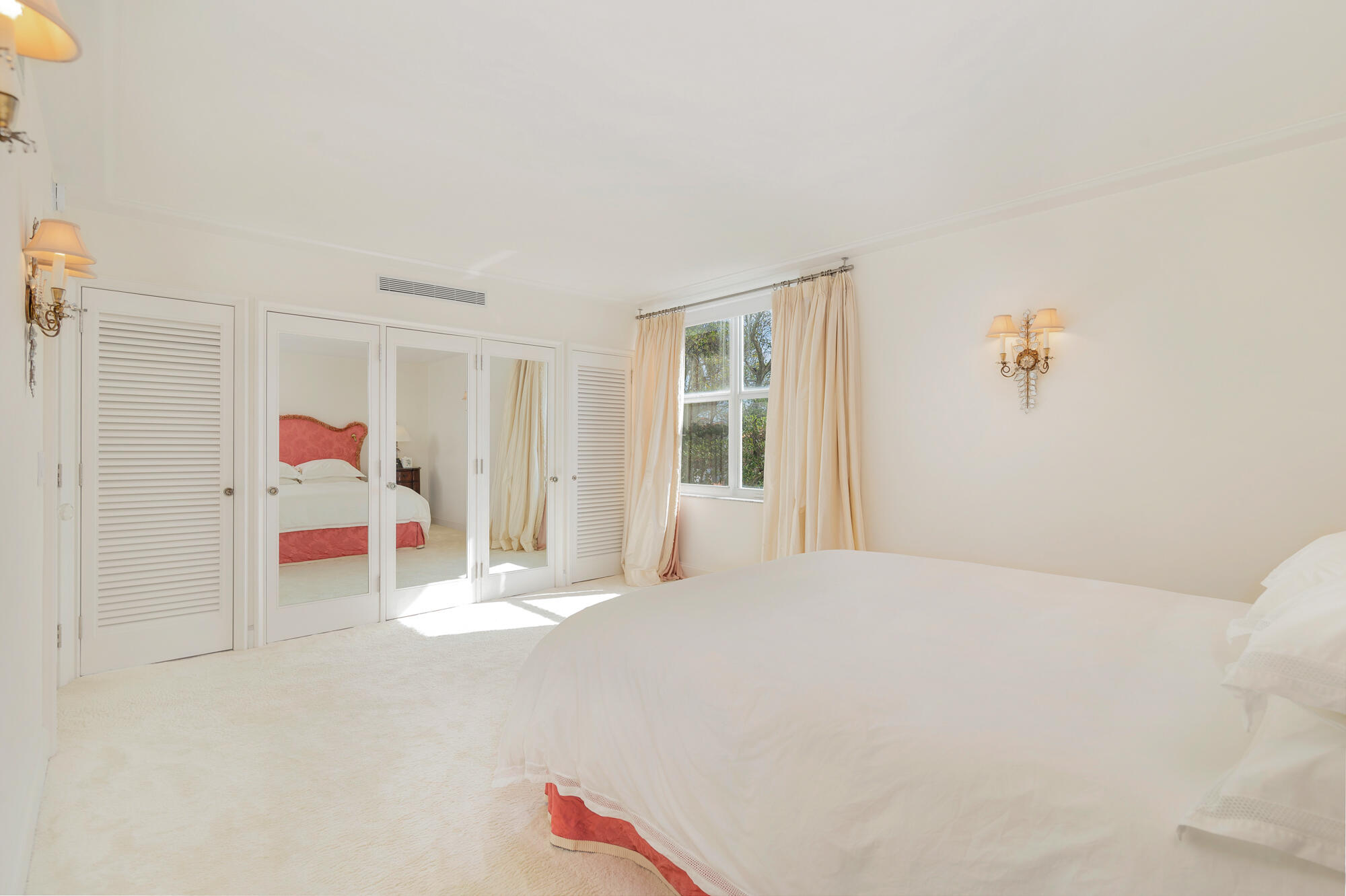 354 Chilean Avenue, Unit 4A Palm Beach, FL 33480 - Photo 10 of 20 low-16