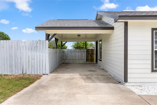 $1,400 | 108 Gm Lane, Unit B, San Marcos, TX 78666