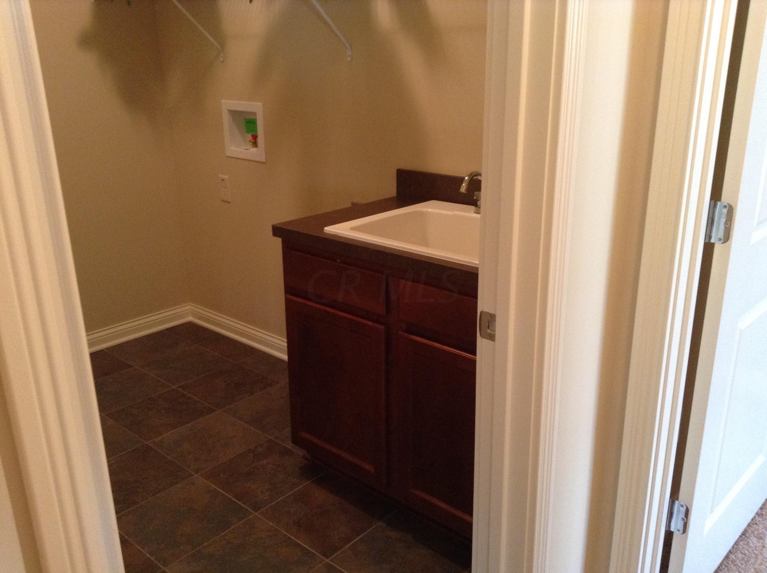 6162 Ray's Way Hilliard, OH 43026 - Photo 6 of 9