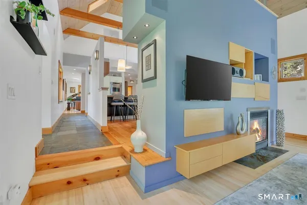 $799,900 | 84 Hollister Drive, Avon, CT 06001