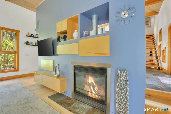 $799,900 | 84 Hollister Drive, Avon, CT 06001