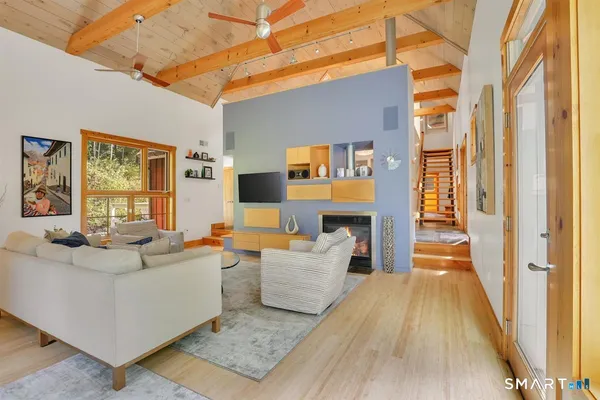 $799,900 | 84 Hollister Drive, Avon, CT 06001