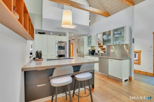 $799,900 | 84 Hollister Drive, Avon, CT 06001