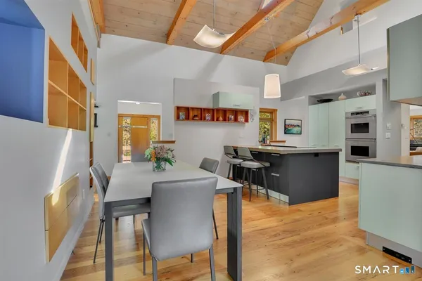 $799,900 | 84 Hollister Drive, Avon, CT 06001